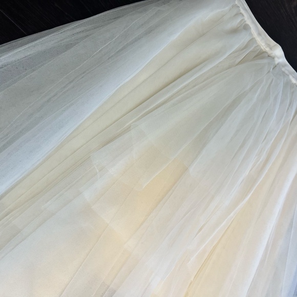 BCBG Maxazria Ball Gown Tulle Skirt - Picture 2 of 6